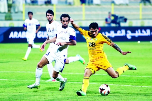 "■ أديسون بوتش لاعب الوصل السابق في إحدى مباريات فريقه أمام العين | البيان"