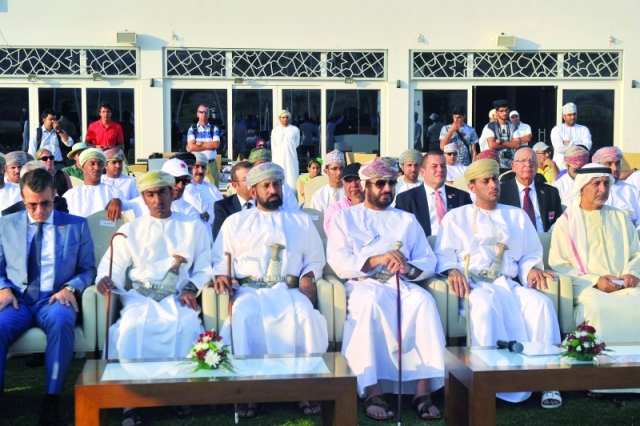 "■ راعي الحفل وكبار الحضور في الافتتاح"
