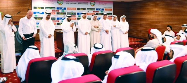 "■ من اللقاء الأول لرئيس اتحاد الكرة مع الحكام | البيان"