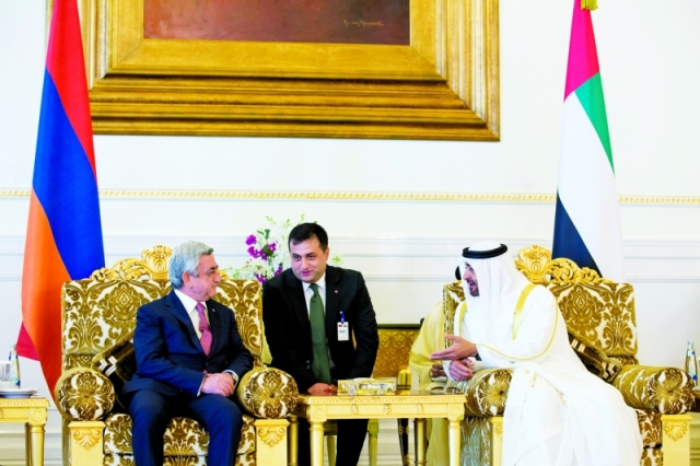 "■ سموه في حديث مع سركيسيان"