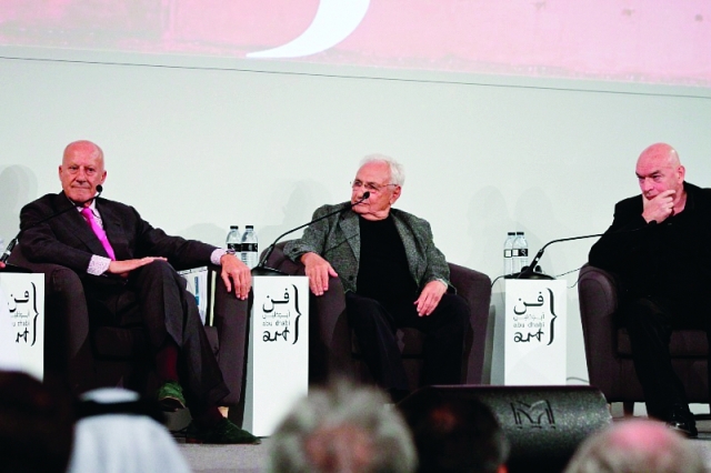 "■ مناقشات في إحدى جلسات الدورة الماضية | البيان"