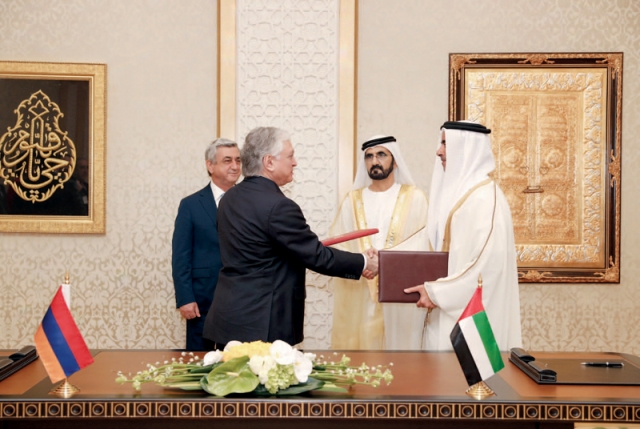 "محمد بن راشد والرئيس الأرميني يشهدان توقيع سيف بن زايد ووزير الخارجية الأرميني على اتفاقية أمنية"