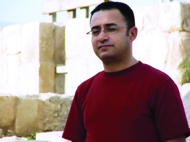 "محمد سناجلة"