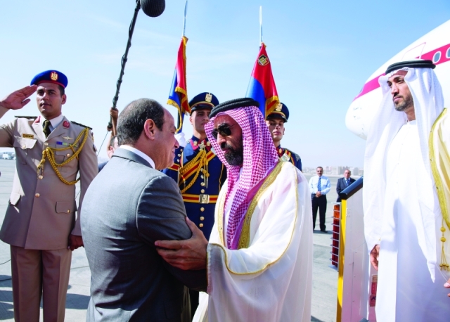"■ عبد الفتاح السيسي مرحباً بطحنون بن زايد بحضور محمد المزروعي"