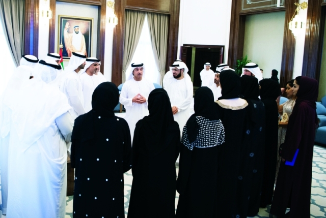 "■ سموه متحدثاً خلال اللقاء"