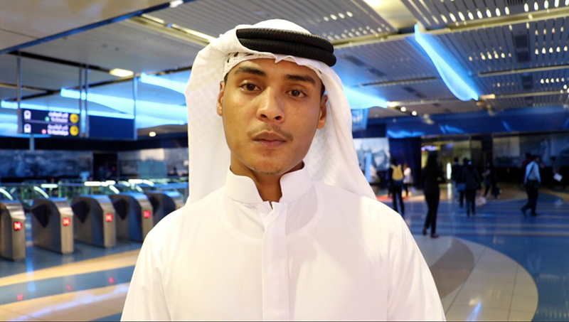 "محمد/دبي: لا يحلو لي قراءة الجرائد إلا وأنا في المترو"