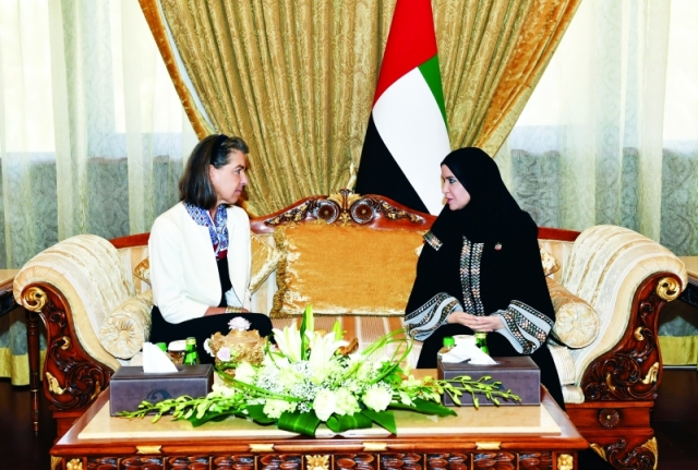 "■ .. وخلال استقبالها سفيرة مملكة بلجيكا"
