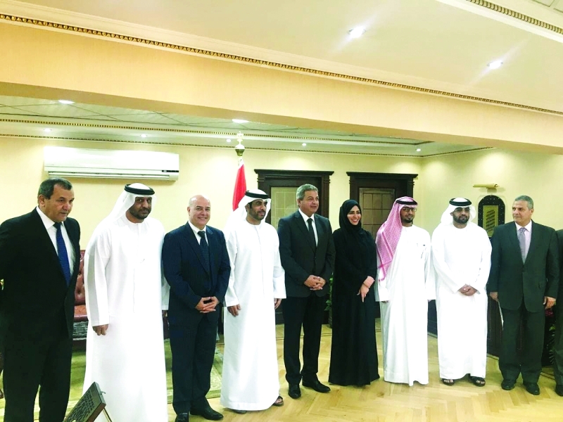 "■ وفد اللجنة المنظمة مع وزير الشباب والرياضة المصري | البيان"