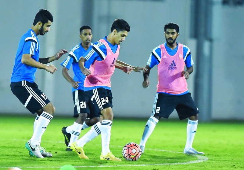 "جانب من تدريبات منتخب الشباب البيان"