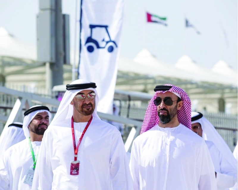 "■ محمد بن زايد يتفقد حلبة ياس بحضور طحنون بن زايد"