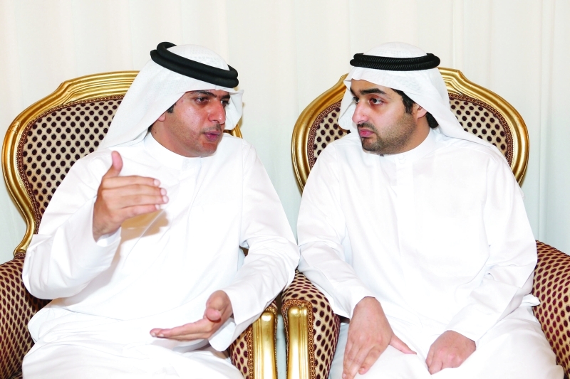 "■ راشد بن حمد خلال العزاء"
