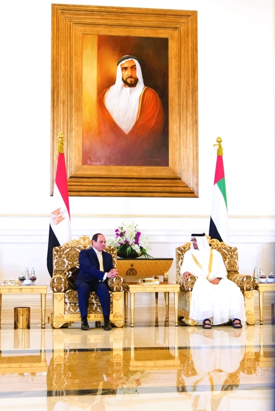 "محمد بن زايد والرئيس المصري خلال المباحثات"