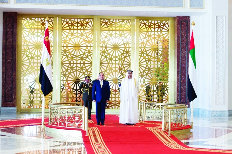 "محمد بن زايد لدى استقبال عبدالفتاح السيسي"