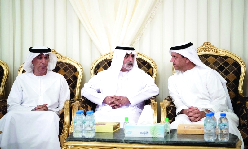 "■ نهيان بن مبارك يقدم واجب العزاء"