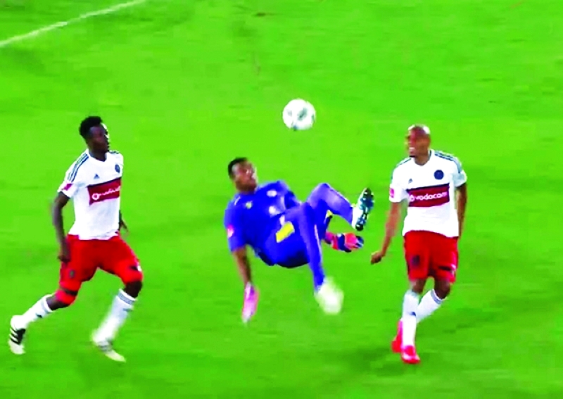 حارس مرمى جنوب أفريقيا يسجل هدفاً مذهلاً