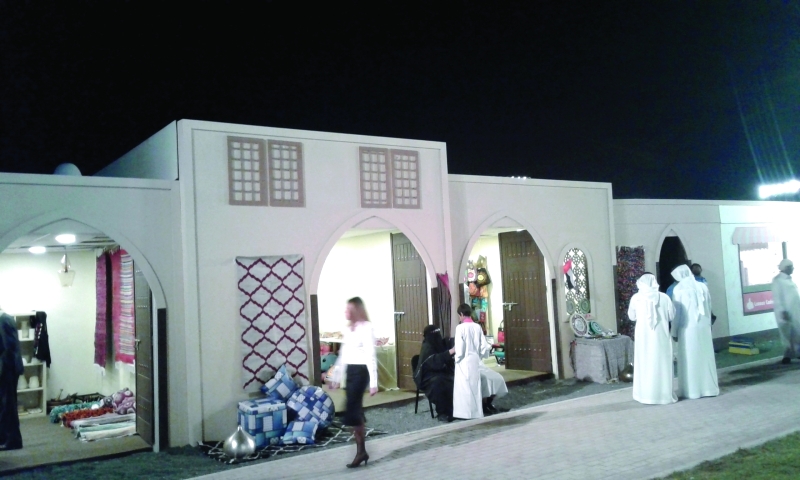 "إقبال جماهيري على فعاليات المهرجان"