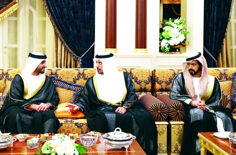 "سلطان وخليفة بن طحنون وراشد النعيمي"