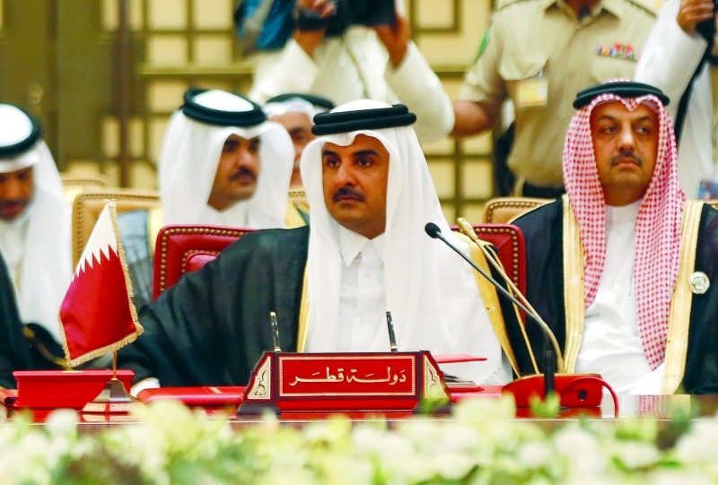 "Ⅶ أمير قطر متحدثاً في القمة"