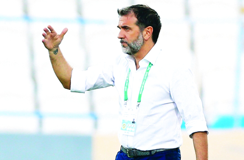 "مدرب كلباء فابيو فيفاني البيان"