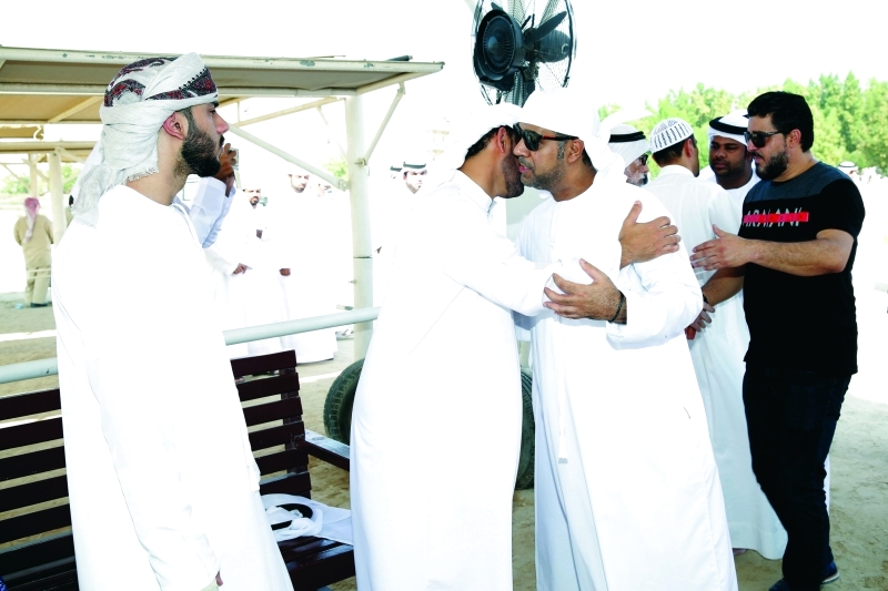 "■ أحمد الحوري يقدم واجب عزاء أسرة «البيان» لأهل الراحل"