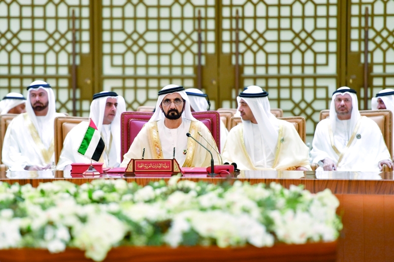 "عمود محمد بن راشد مترئساً وفد الدولة المشارك في قمة دول مجلس التعاون الخليجي في المنامة تصوير: سيف محمد"