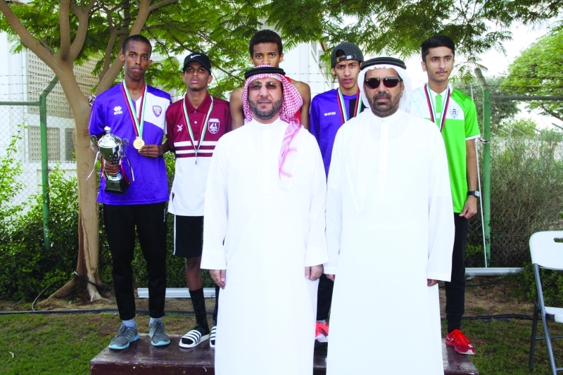 "■ جانب من تتويج الفائزين في البطولة | البيان"