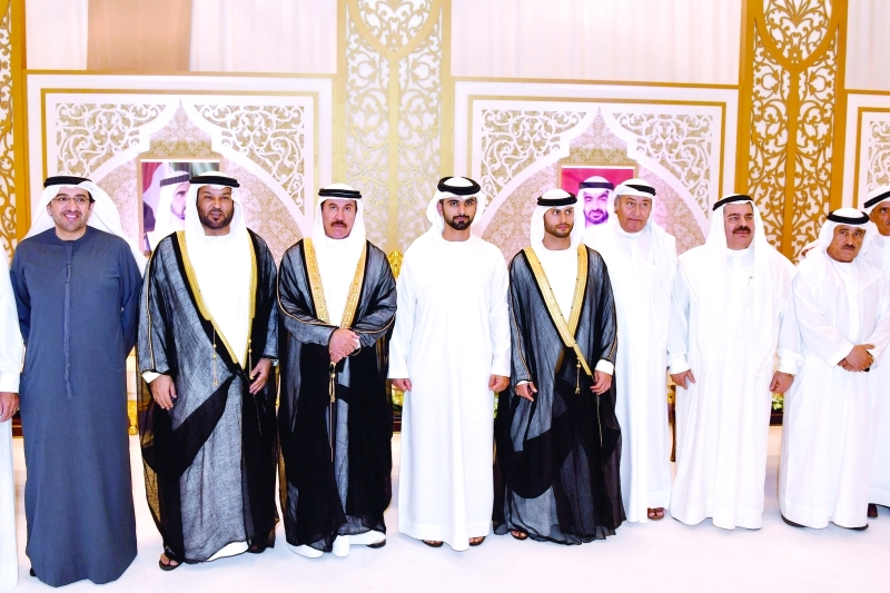 "■ منصور بن محمد لدى حضوره حفل الزفاف"
