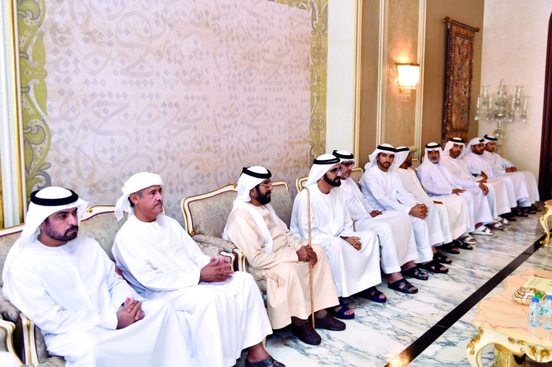 "سموه يقدم واجب العزاء بوفاة الشيخ حمدان بن راشد بن حمدان آل نهيان"
