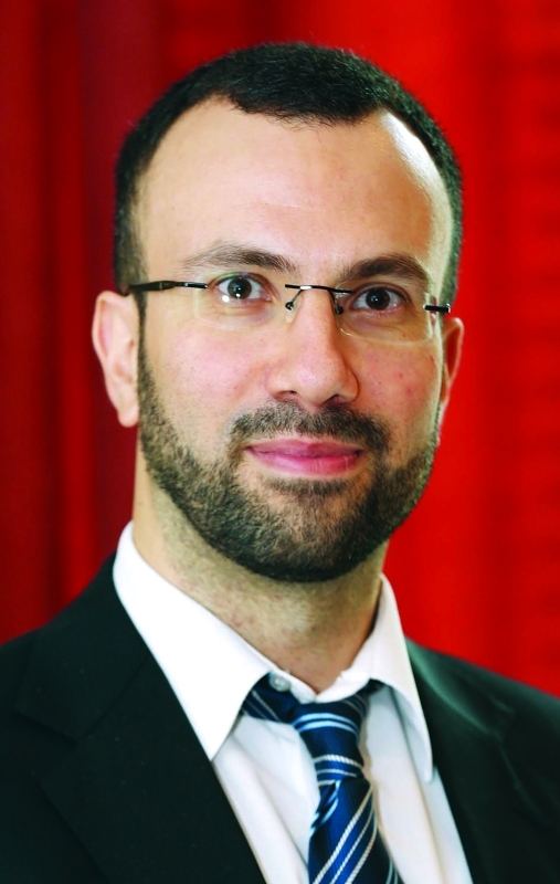 "عبد الرزاق حمزة"