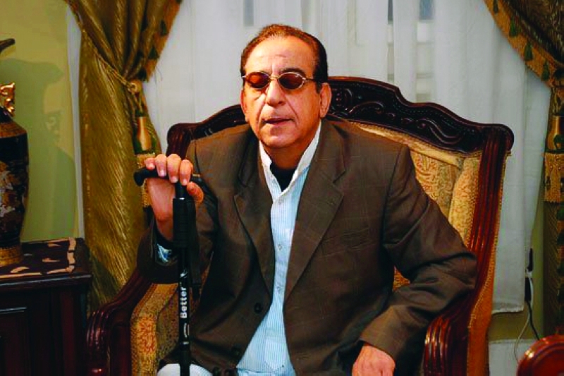 "أحمد راتب يمثل شخصية رجل ضرير"