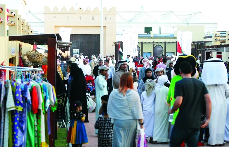 "■ توقعات بتزايد عدد السياح والزوار لمدينة زايد أثناء المهرجان | وام"
