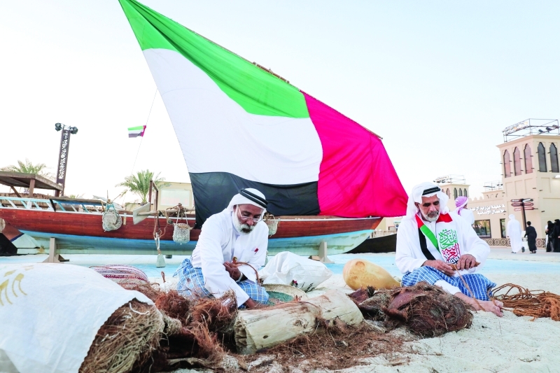 "■ الحرف الإماراتية التراثية في الجناح الإماراتي"