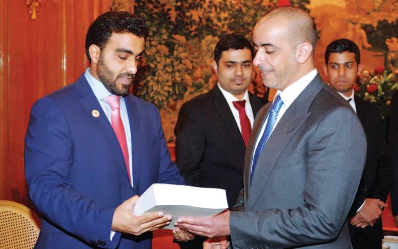 "سيف بن زايد يطلع على دراسة سعيد الخييلي | من المصدر"
