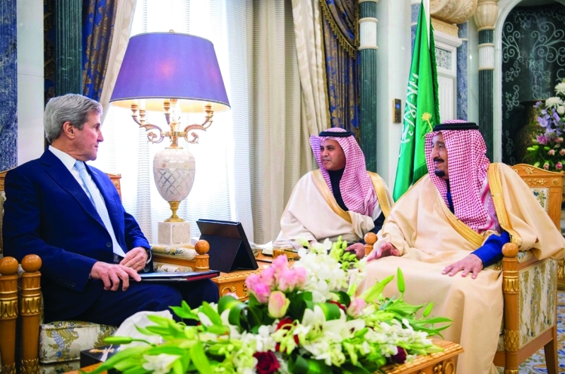 "■ خادم الحرمين مستقبلاً كيري في الرياض | واس"