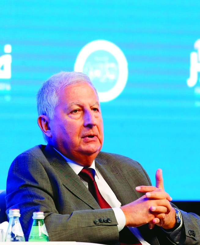 "هنري العويط"