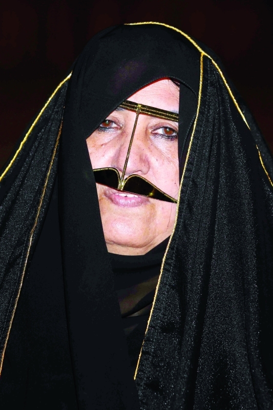 "■ آمنة الرميثي"