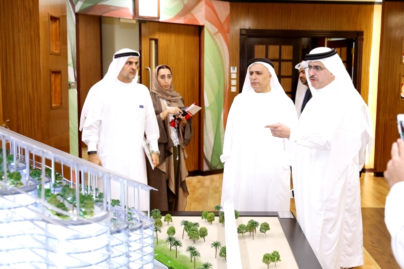 "مطر الطاير وسعيد الطاير خلال استعراض المشروع | من المصدر"