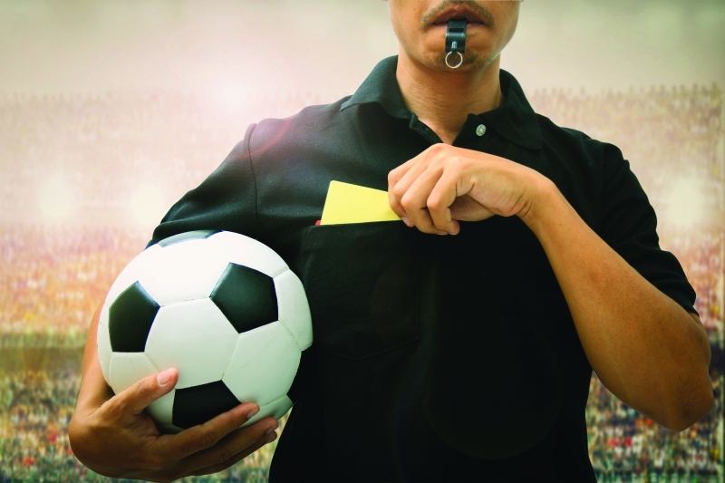 "referee"