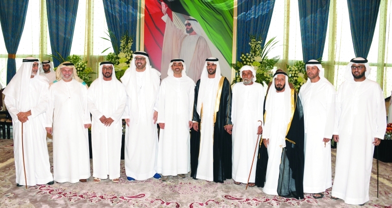 "ذياب بن زايد وفيصل بن سلطان القاسمي وسلطان بن فيصل وجمال السويدي والعريس وراشد نهيل العامري والحضور"