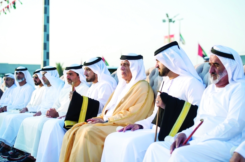 "حاكم رأس الخيمة وحامد وخالد بن زايد أثناء حفل زفاف حمد وعلي راشد الشحي | وام"