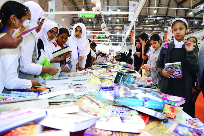 "الكتاب أمانة واختيار عنوانه مسؤولية مشتركة بين الكاتب والناشر | أرشيفية"