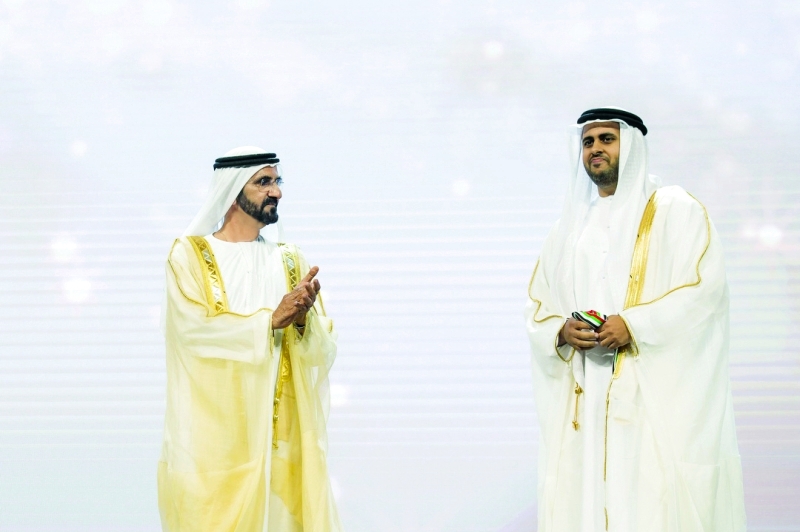 "■ سموه يهنئ ذياب بن محمد بن زايد بالجائزة"
