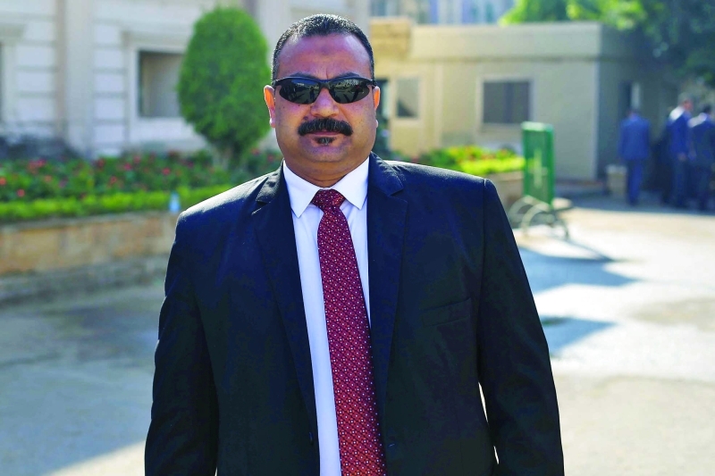 "■  علي عبد الونيس"