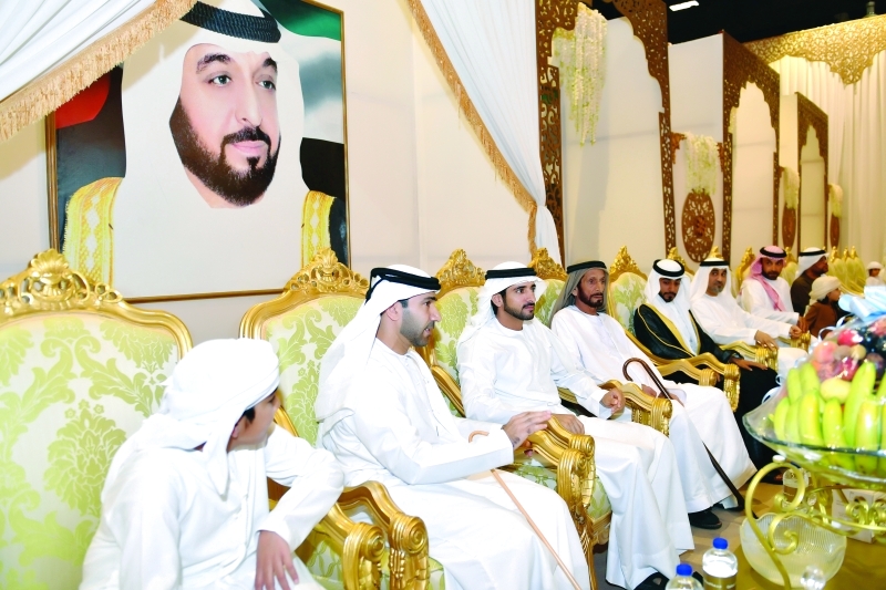 "حمدان بن محمد خلال حضوره حفل زفاف محمد المزروعي | تصوير سيف محمد"