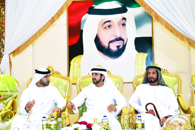 "حمدان بن محمد خلال الحفل"