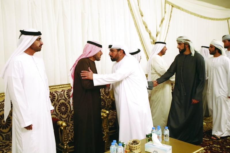 "أسرة الشهيد عبد الحميد الحمادي تتقبل التعازي"