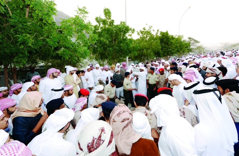 "أثناء تشييع الشهيد إلى مثواه الأخير"