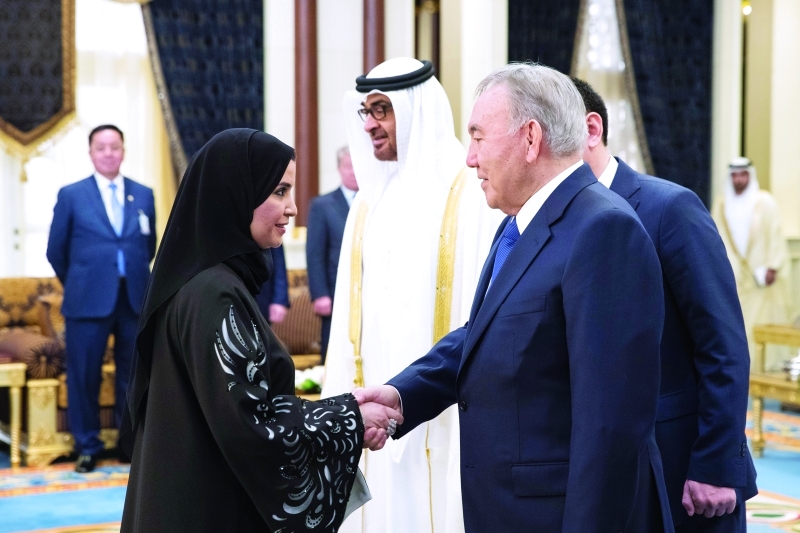 "..ومصافحاً أمل القبيسي"