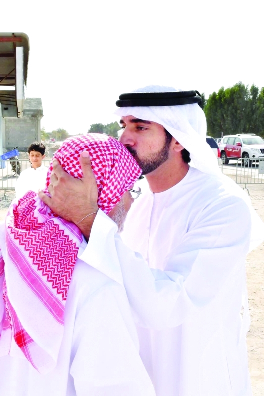 "حمدان بن محمد خلال العزاء"