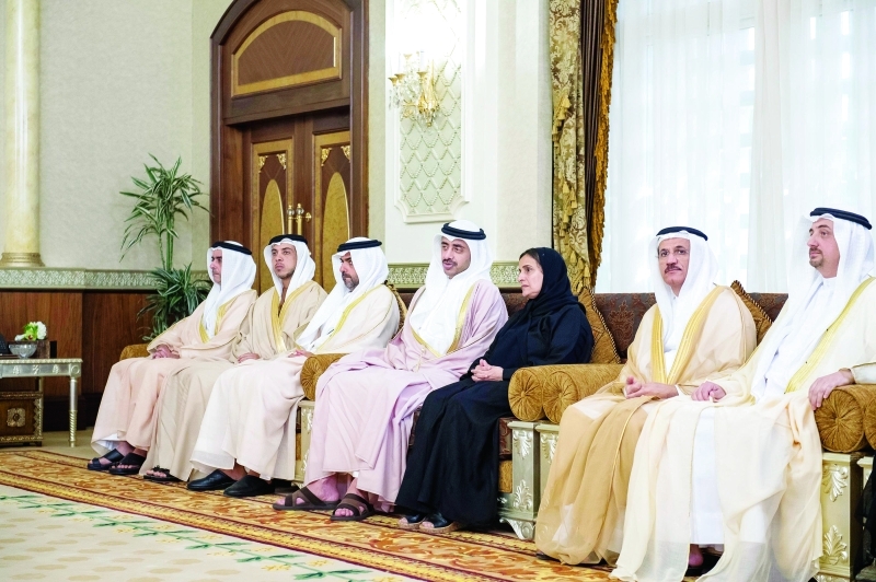"سيف ومنصور وحامد وعبد الله بن زايد ولبنى القاسمي وسلطان المنصوري وخالد العلي"